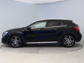 Mercedes-Benz GLA - 2016