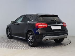 Mercedes-Benz GLA - 2016
