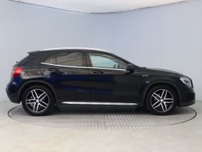 Mercedes-Benz GLA - 2016