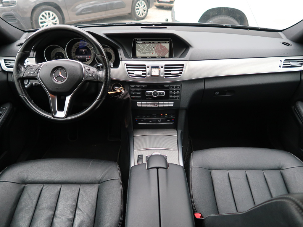 Mercedes-Benz E
