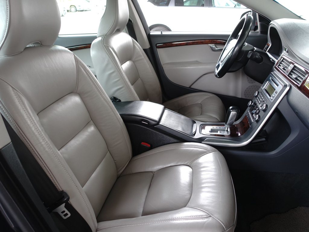 Volvo S80