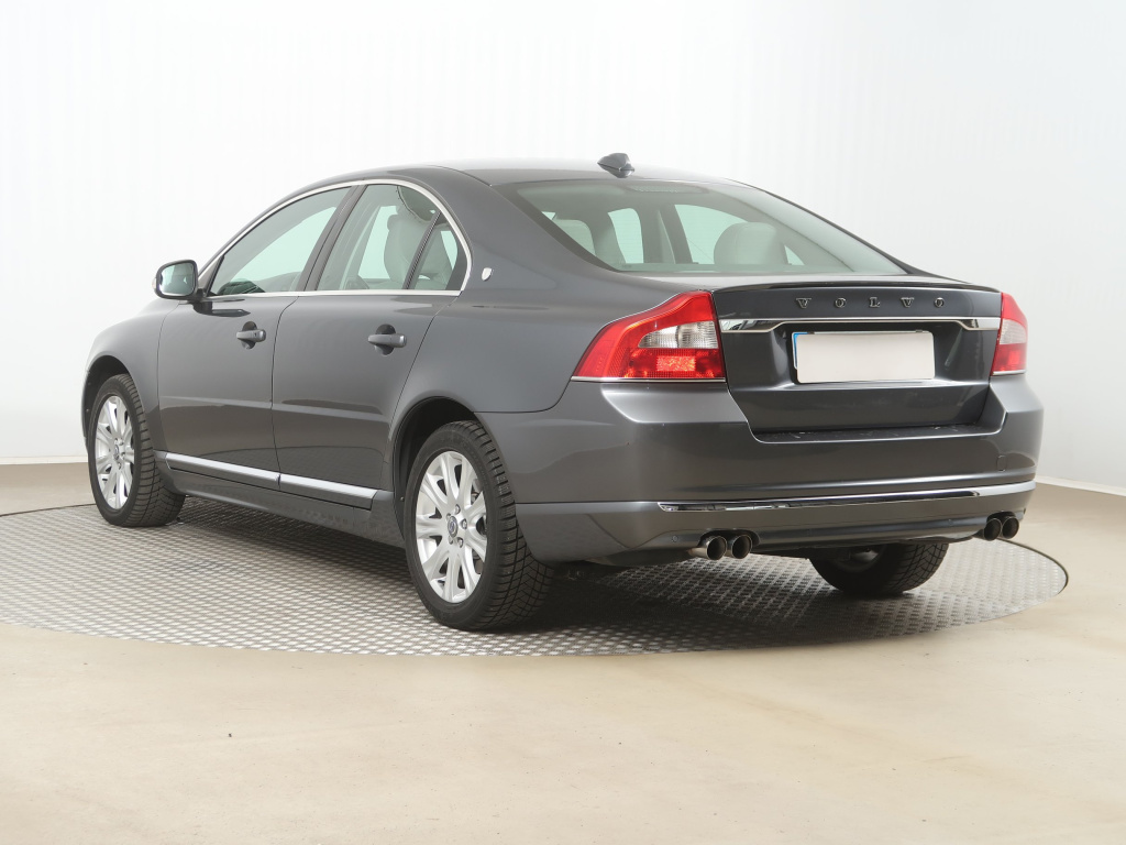 Volvo S80