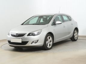 Opel Astra - 2013