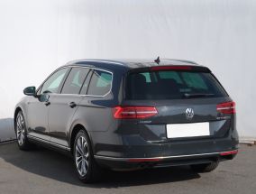 Volkswagen Passat - 2015