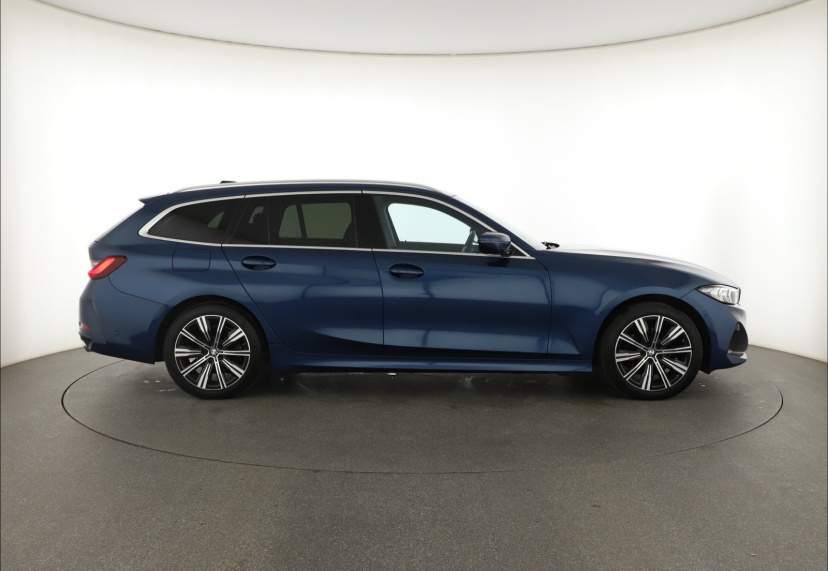 BMW 3, 2023