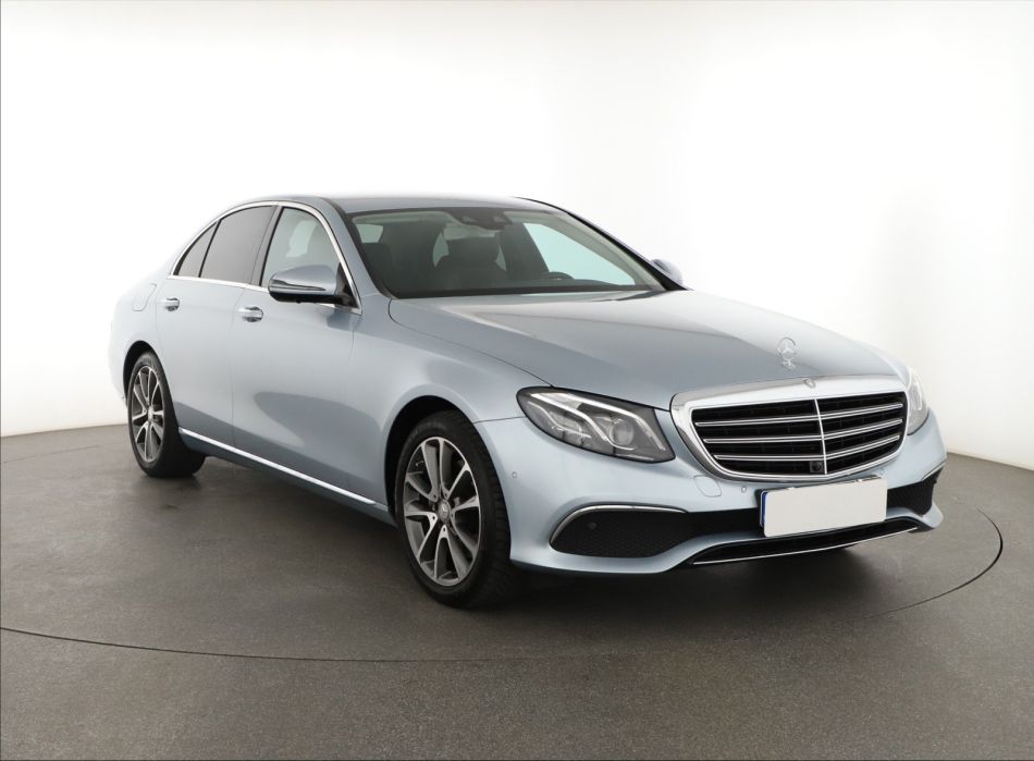 Mercedes-Benz E - 2016