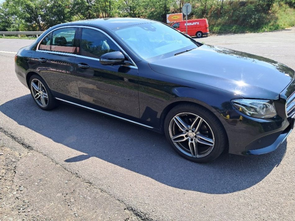 Mercedes-Benz E - 2016