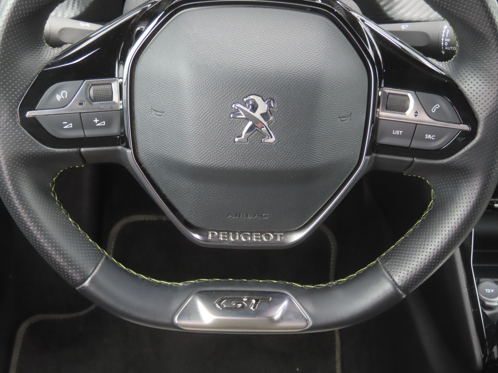Peugeot e-2008