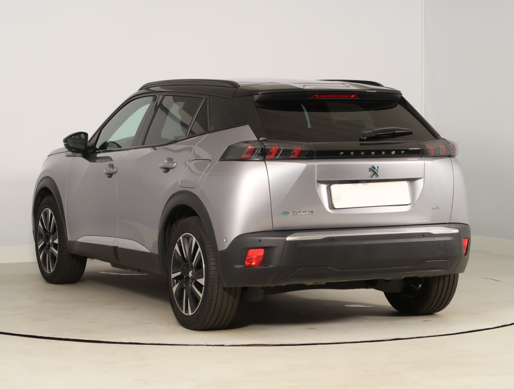 Peugeot e-2008