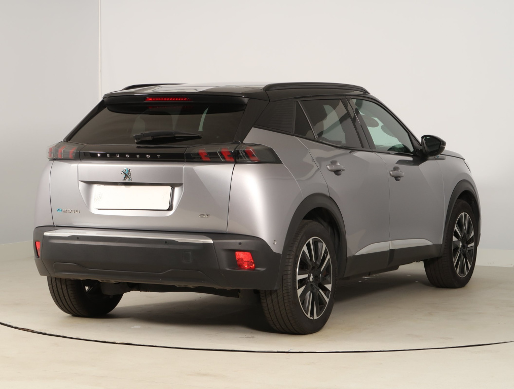 Peugeot e-2008
