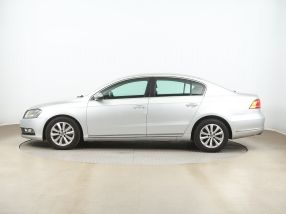 Volkswagen Passat - 2011