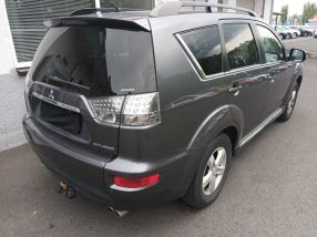Mitsubishi Outlander - 2012