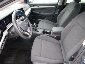 Volkswagen Golf - 2023