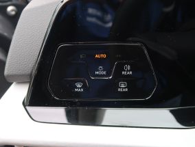 Volkswagen Golf - 2023