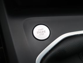 Volkswagen Golf - 2023