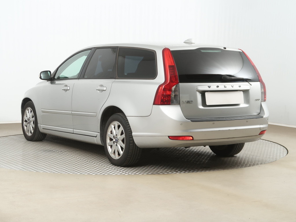 Volvo V50