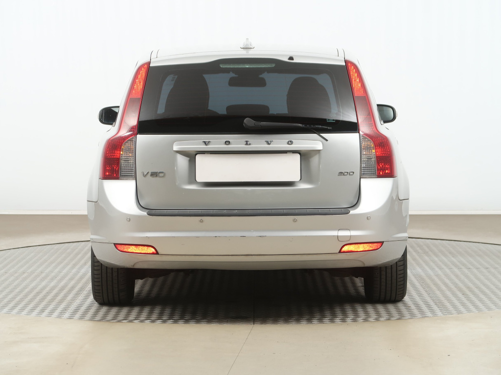 Volvo V50