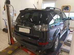 Mitsubishi Outlander - 2011