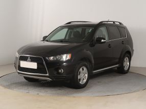 Mitsubishi Outlander - 2011