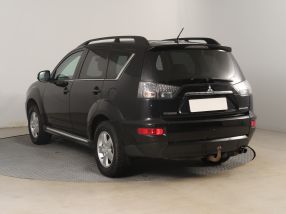 Mitsubishi Outlander - 2011