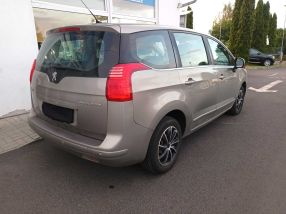 Peugeot 5008 - 2012
