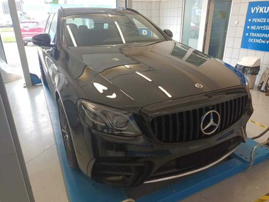 Mercedes-Benz E