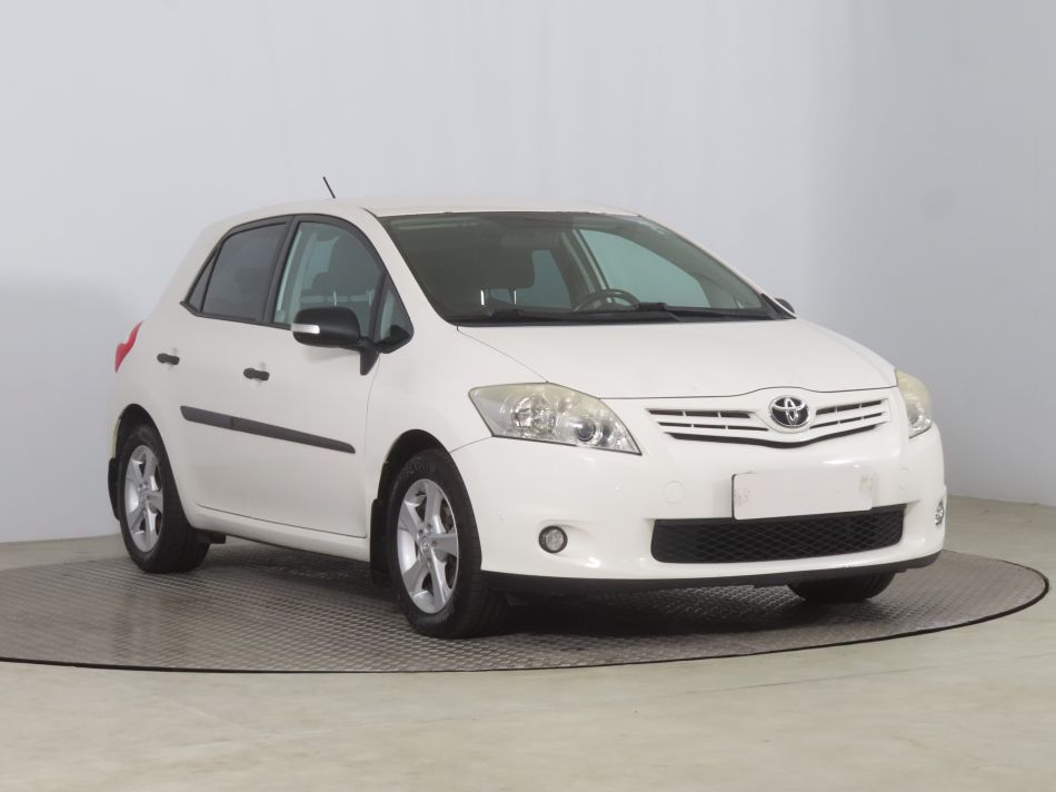 Toyota Auris - 2011