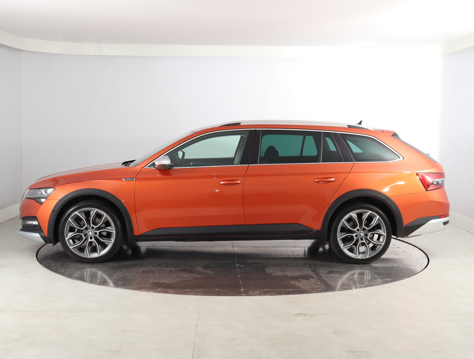 Škoda Superb - 2024