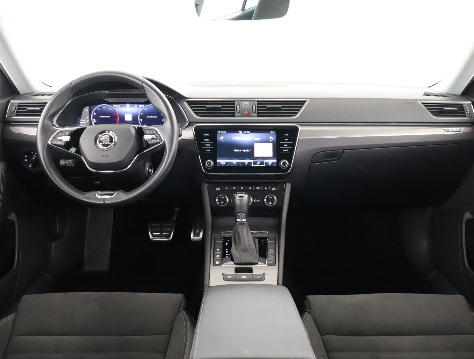 Škoda Superb - 2024