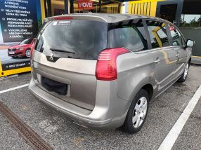 Peugeot 5008 - 2012