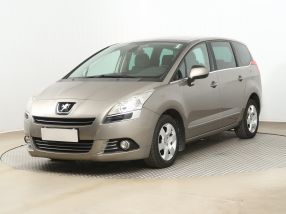 Peugeot 5008 - 2012