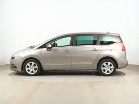 Peugeot 5008 - 2012