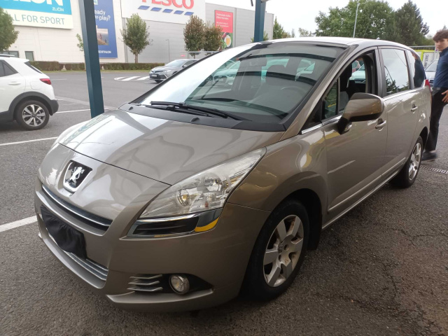 Peugeot 5008 2012