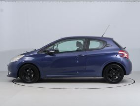 Peugeot 208 - 2012
