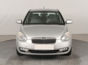 Hyundai Accent - 2010