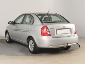 Hyundai Accent - 2010