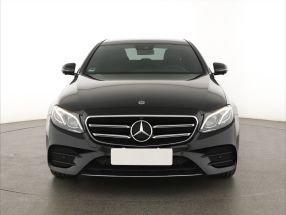 Mercedes-Benz E - 2020