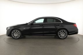 Mercedes-Benz E - 2020