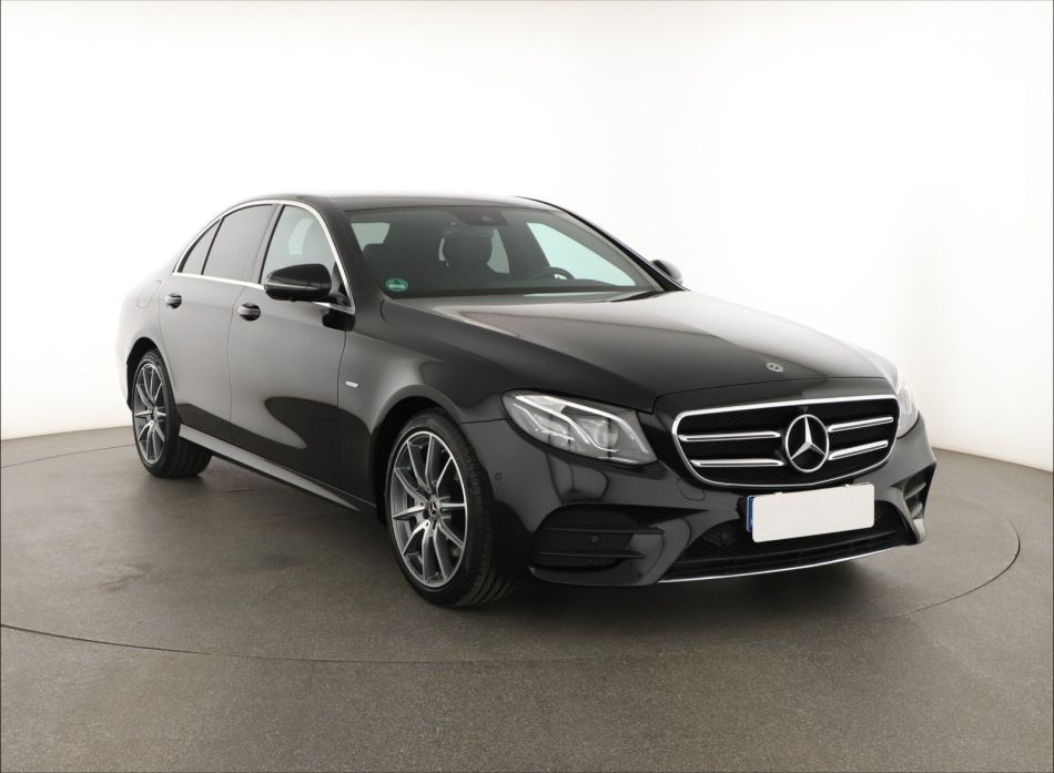 Mercedes-Benz E - 2020