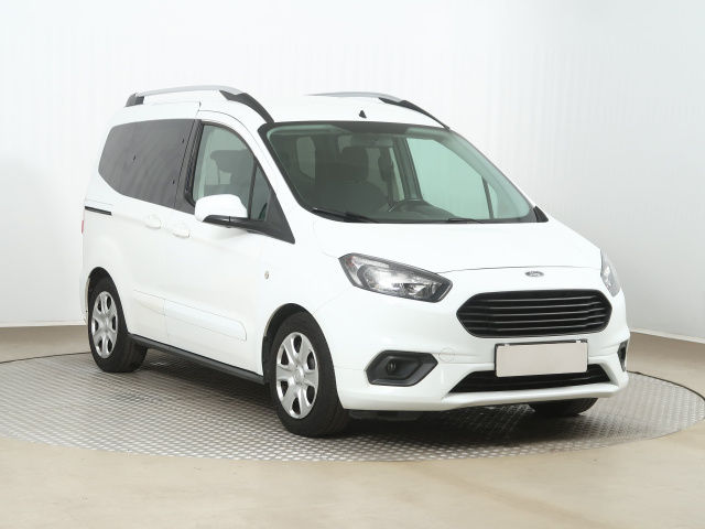 Ford Tourneo Courier 2021