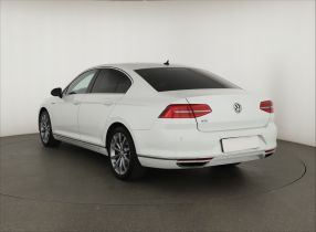 Volkswagen Passat - 2016