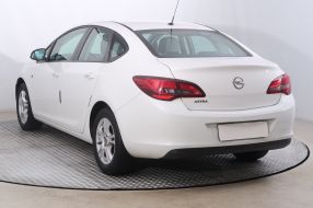 Opel Astra - 2013