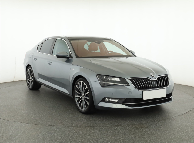 Škoda Superb 2016