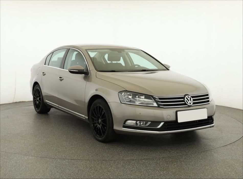 Volkswagen Passat - 2012
