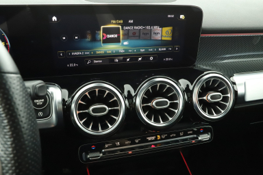 Mercedes-Benz GLB - 2021