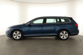 Volkswagen Passat - 2021
