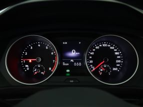 Volkswagen Tiguan - 2021