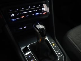 Volkswagen Tiguan - 2021