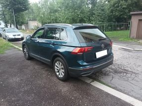 Volkswagen Tiguan - 2021