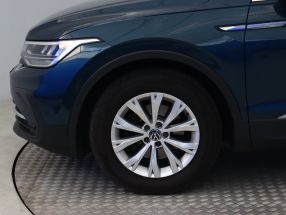 Volkswagen Tiguan - 2021